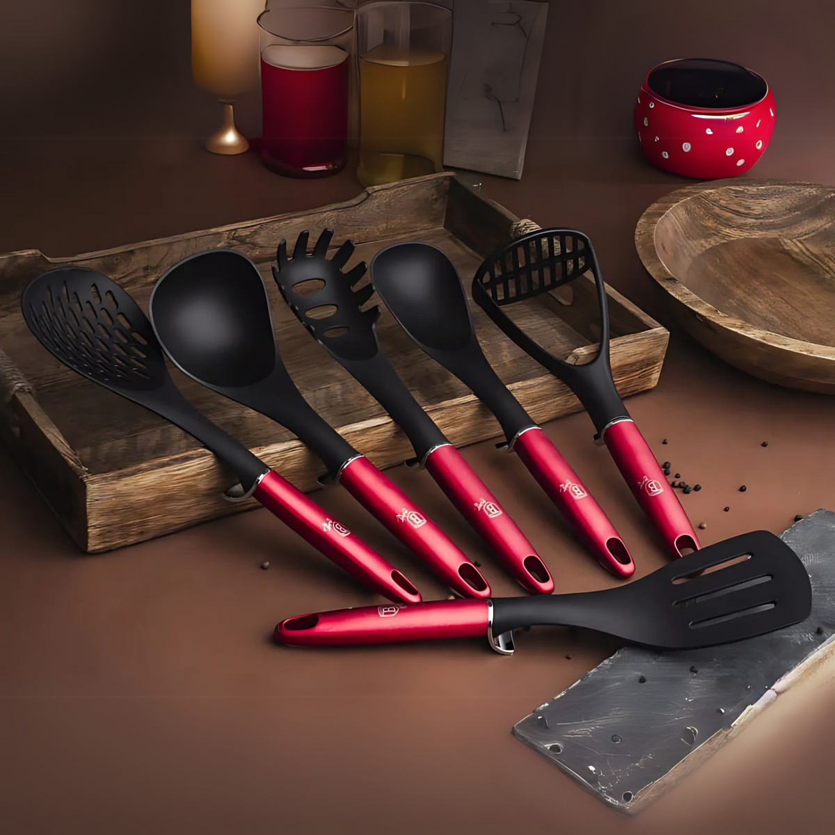 SET DE UTENSILIOS 7 PZS METALLIC LINE BURGUBDY EDITION